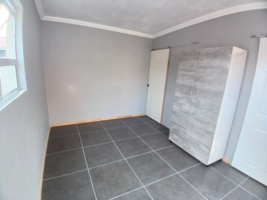 To Let 1 Bedroom Property for Rent in Parsonsvlei Eastern Cape